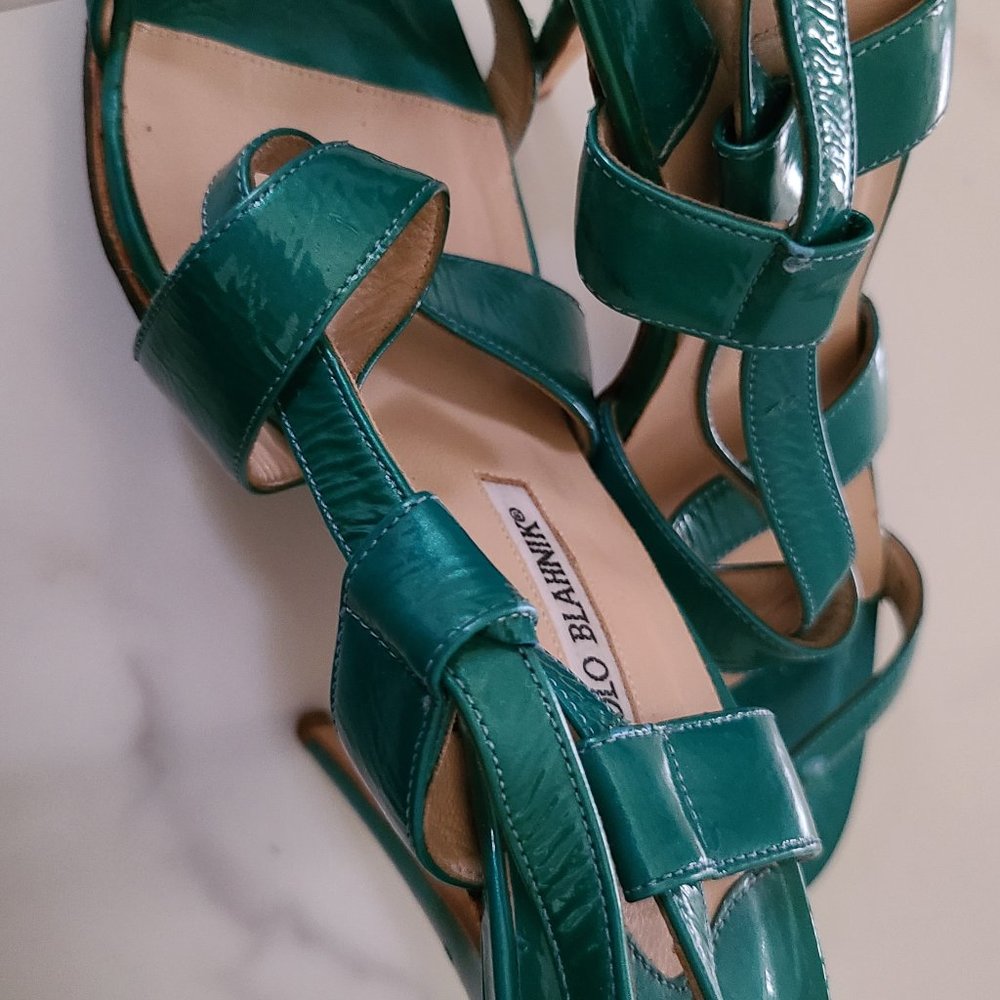 Manolo Blahnik teal blue parent leather shoes